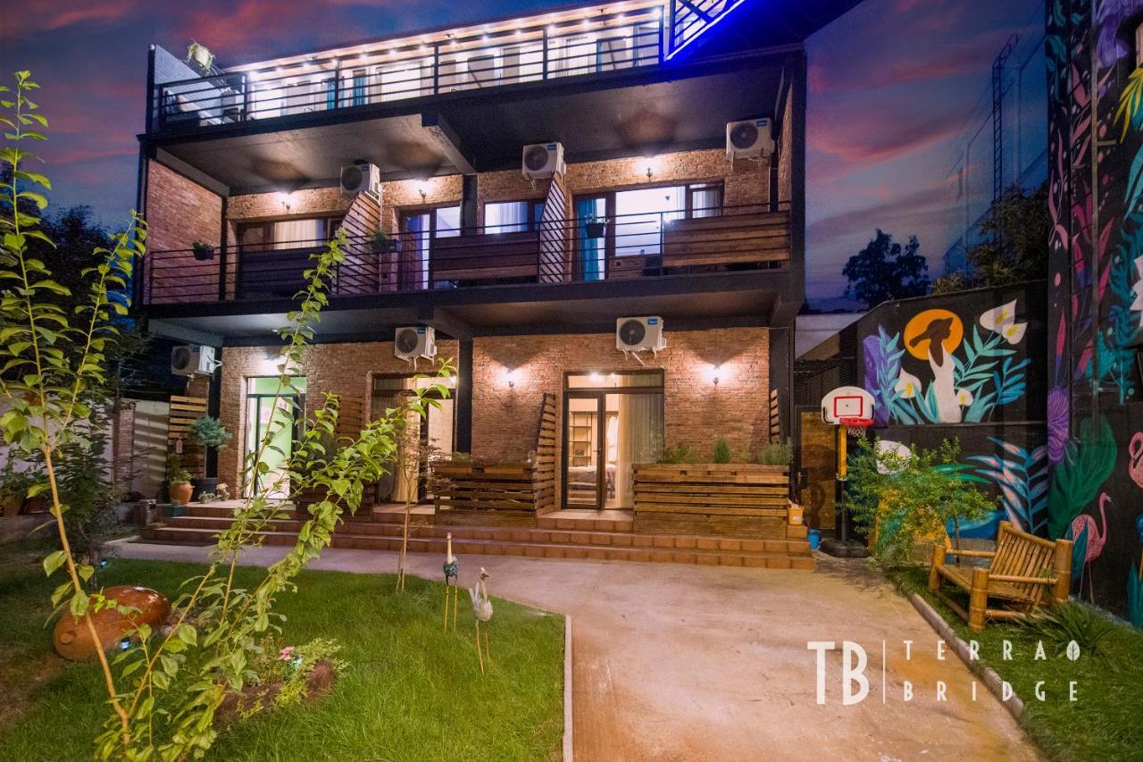 Terra Bridge Hotel Tbilisi Luaran gambar