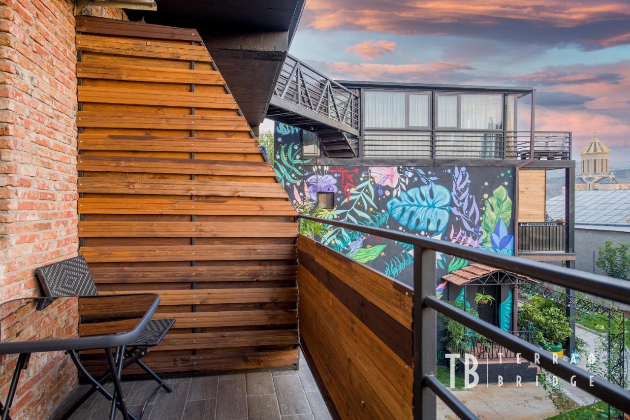 Terra Bridge Hotel Tbilisi Luaran gambar