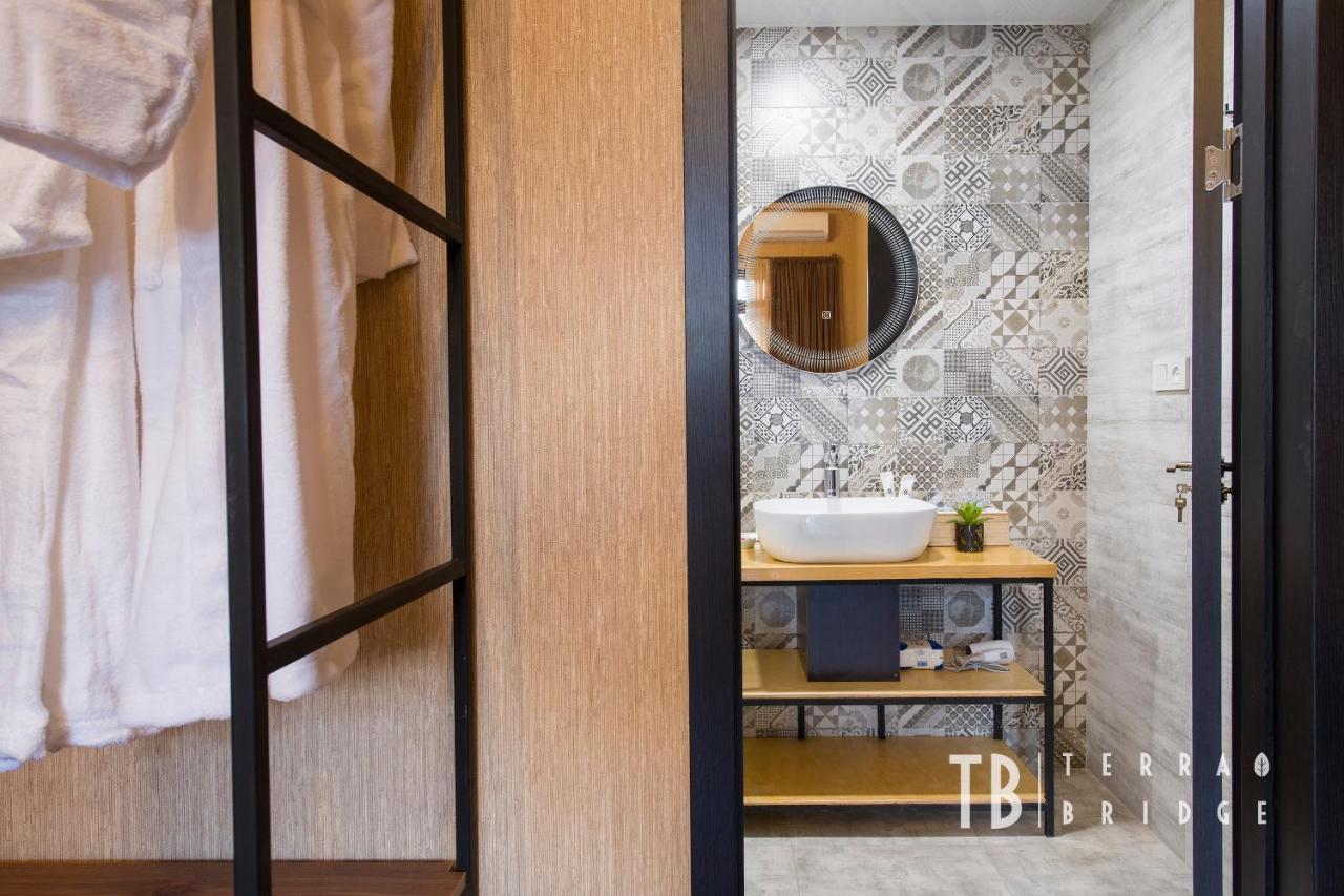 Terra Bridge Hotel Tbilisi Luaran gambar