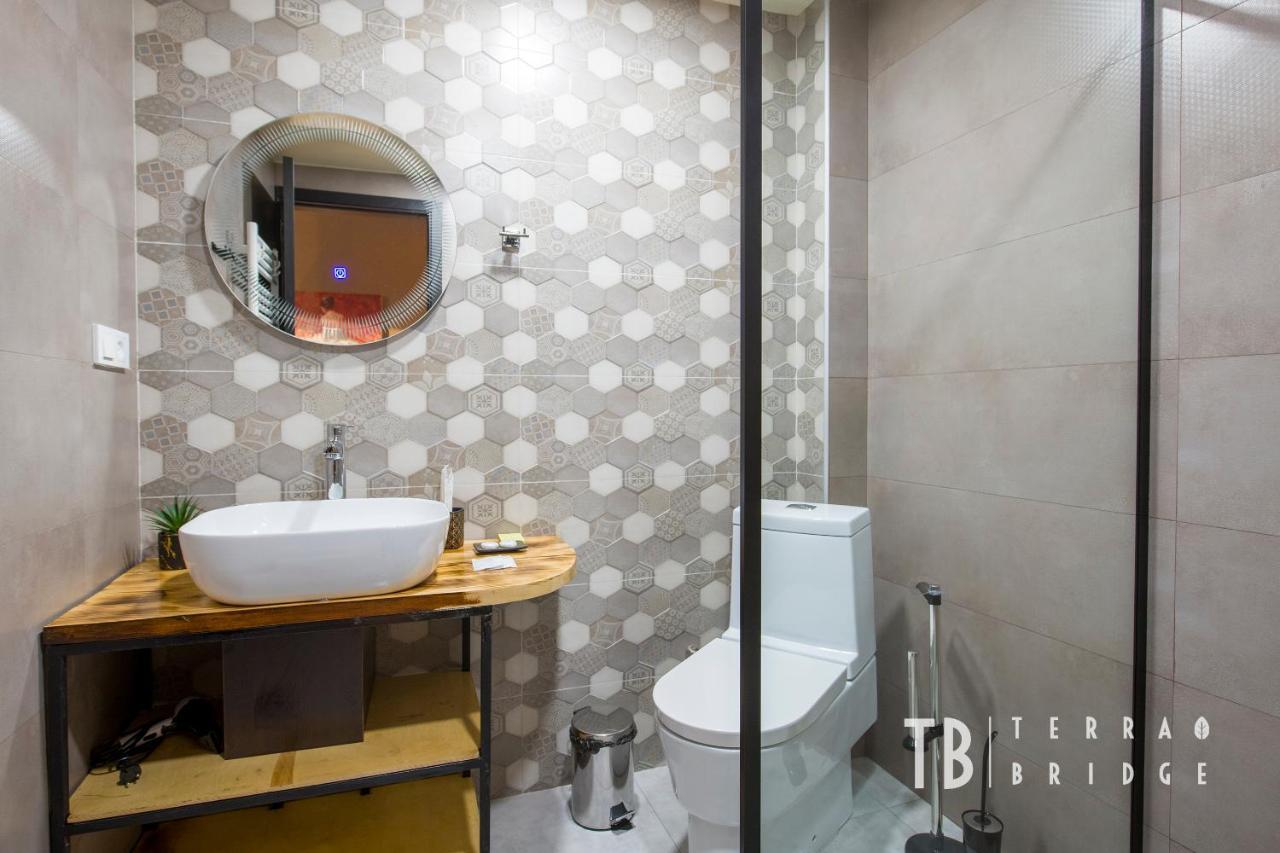 Terra Bridge Hotel Tbilisi Luaran gambar