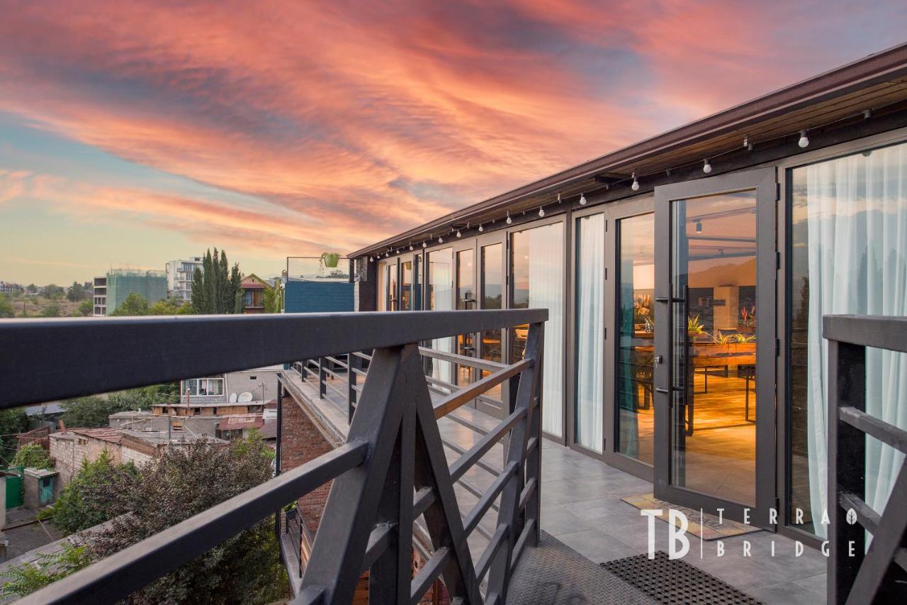 Terra Bridge Hotel Tbilisi Luaran gambar