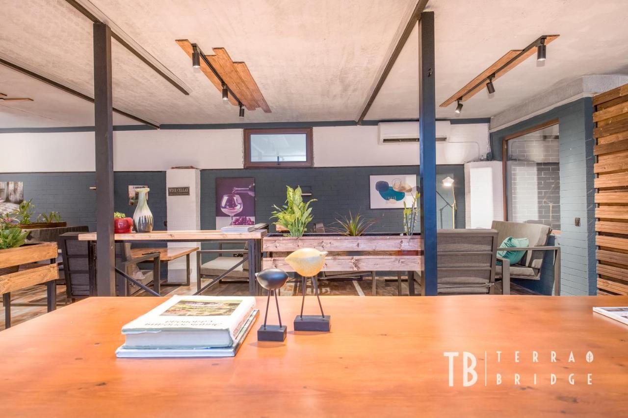 Terra Bridge Hotel Tbilisi Luaran gambar
