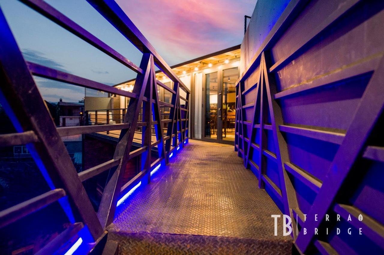 Terra Bridge Hotel Tbilisi Luaran gambar