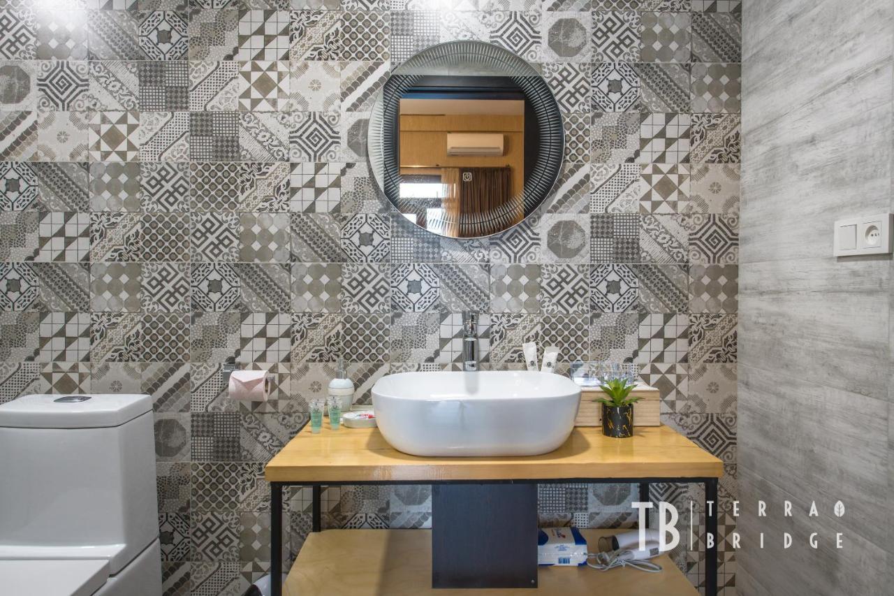 Terra Bridge Hotel Tbilisi Luaran gambar