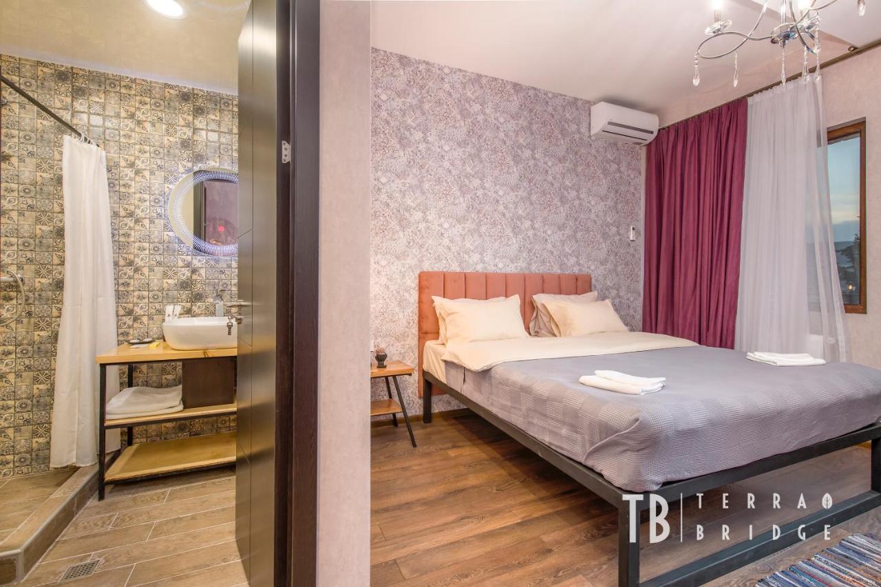Terra Bridge Hotel Tbilisi Luaran gambar